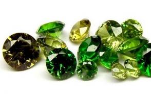 Какие существуют зелёные драгоценные и полудрагоценные камни